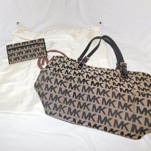 Michael Kors With Wallet